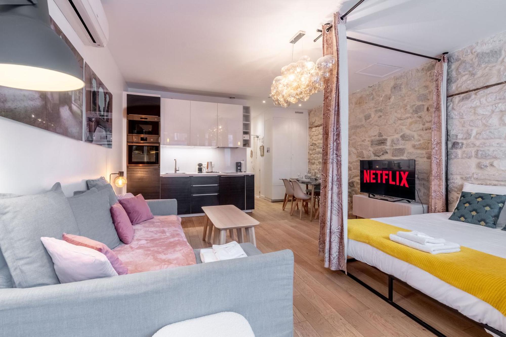 Spacieux Et Renove Appartement Parijs